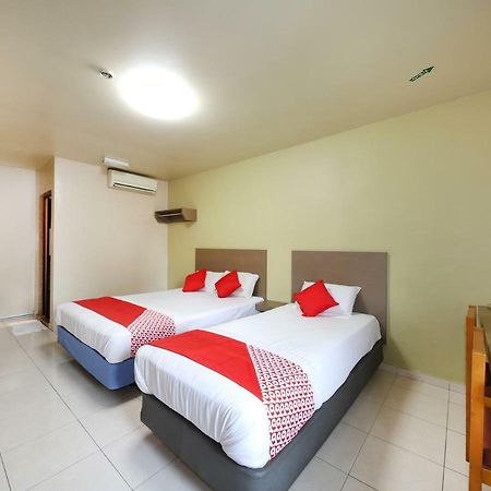Oyo 434 Marbella Hotel Johor Bahru Exteriör bild
