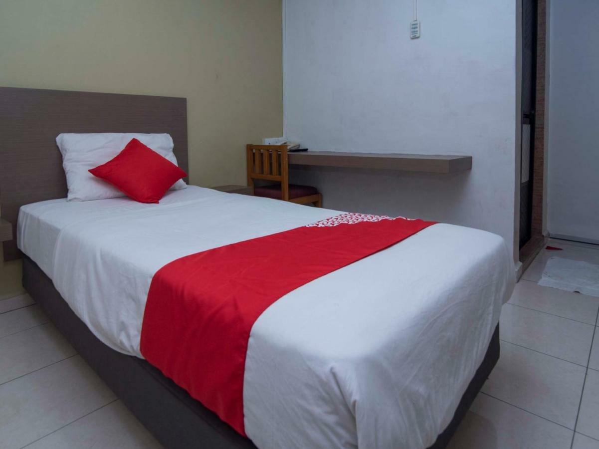 Oyo 434 Marbella Hotel Johor Bahru Exteriör bild