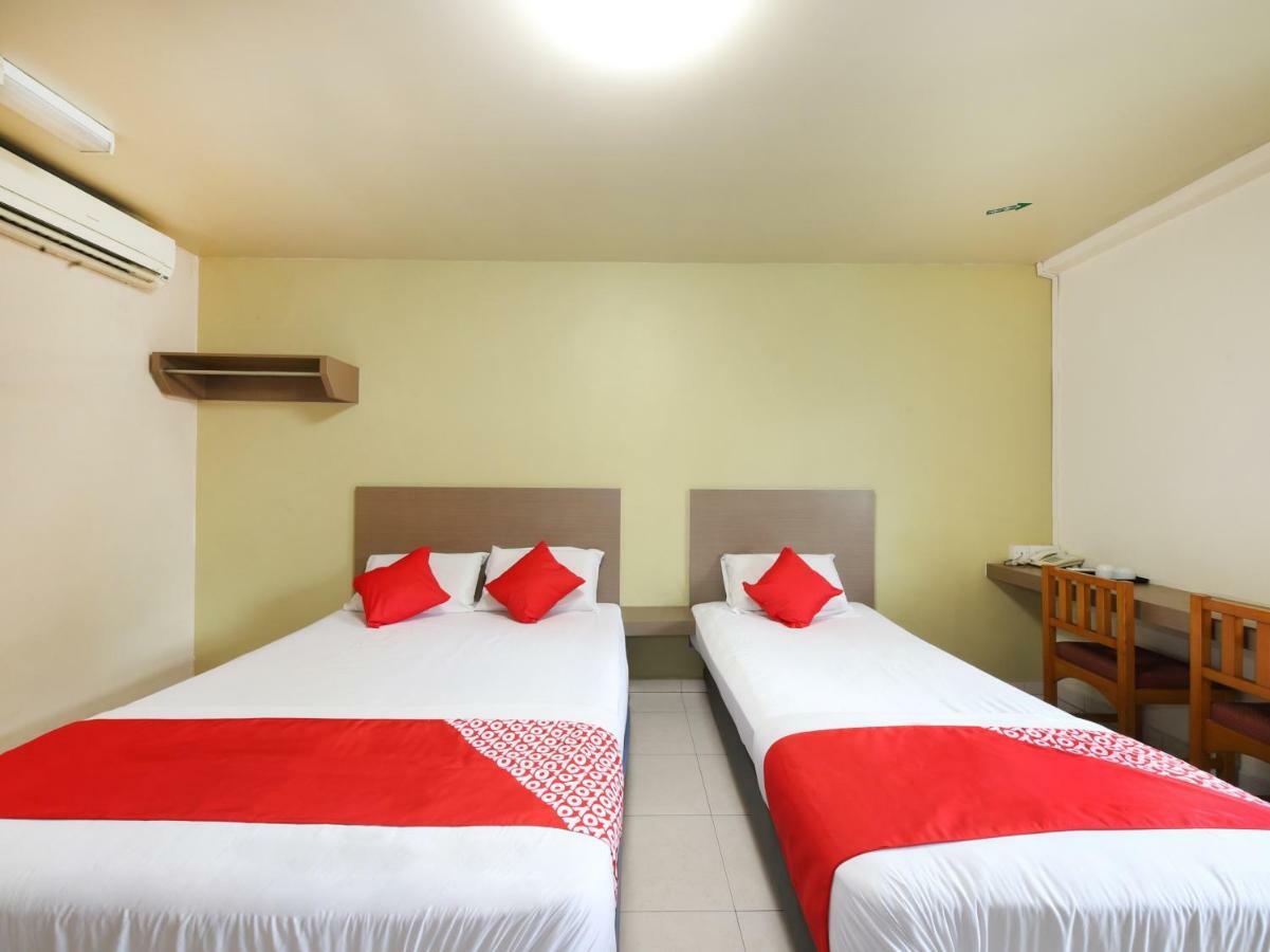 Oyo 434 Marbella Hotel Johor Bahru Exteriör bild
