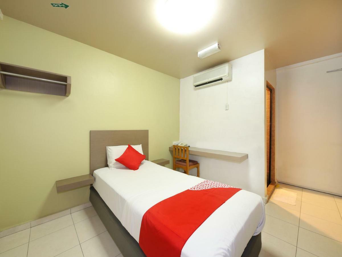 Oyo 434 Marbella Hotel Johor Bahru Exteriör bild